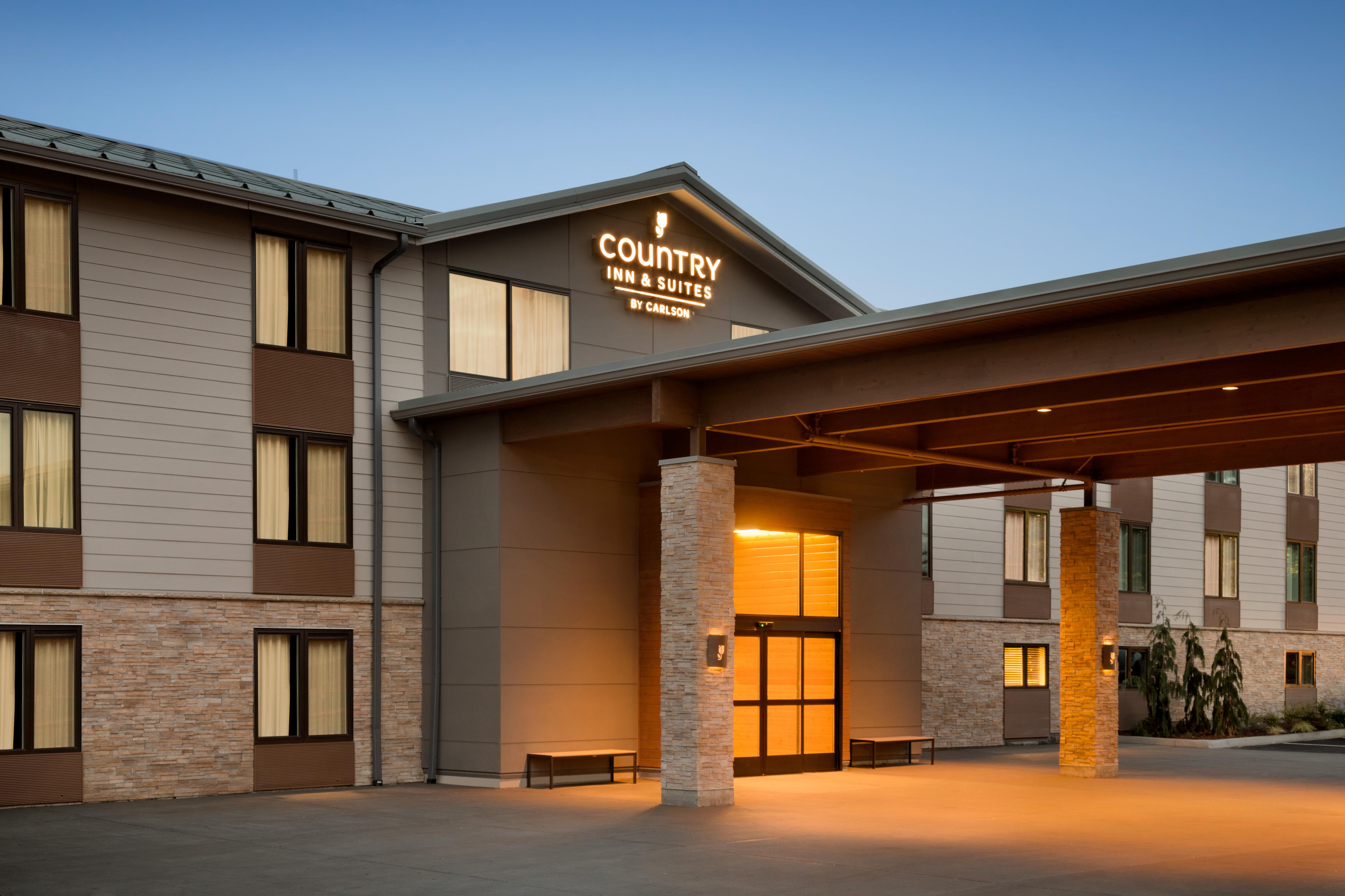 ホテル カントリー イン ＆ スイーツ バイ カールソン シアトル タコマ インターナショナル エアポート ワシントン シータック エクステリア 写真